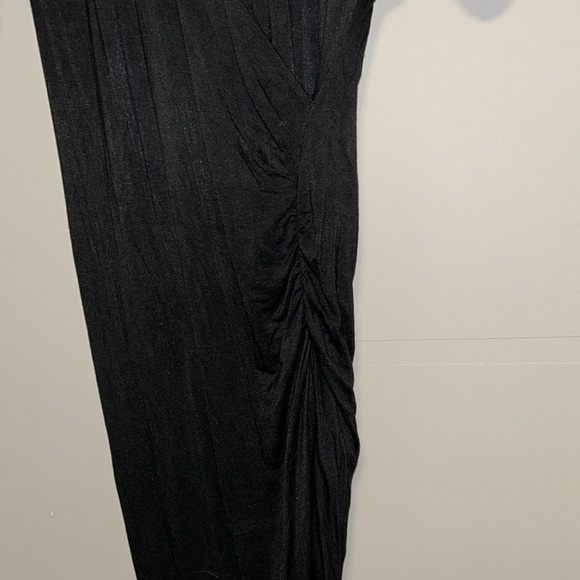 Banana Republic Black 3/4 length v-neck dress - Picture 4 of 6